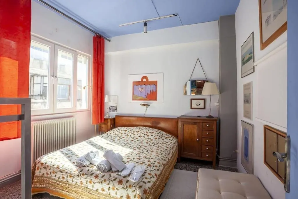 Greek Retro Decor & Wesanderson'S Movies Design Thessaloníki 0*,  Grekland